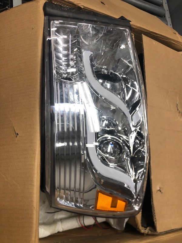 Photo 2 of READ NOTED PARTS ONLY NON REFUNDABLE
AKKON - For 2006-2008 Dodge RAM 1500 & 06-09 Dodge RAM 2500/3500 LED Daytime Running Lamp Bar Projector Headlights 