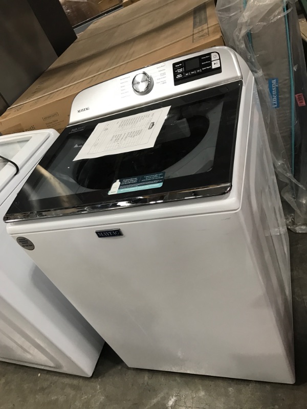 Photo 3 of Maytag Smart Capable 4.7-cu ft High Efficiency Agitator Smart Top-Load Washer (White)
