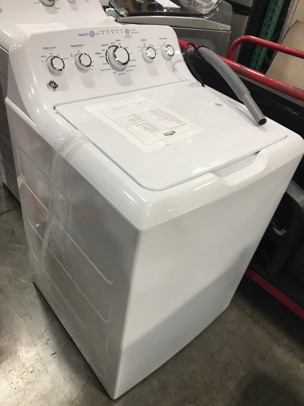 Photo 3 of GE 4.5-cu ft High Efficiency Agitator Top-Load Washer (White)
