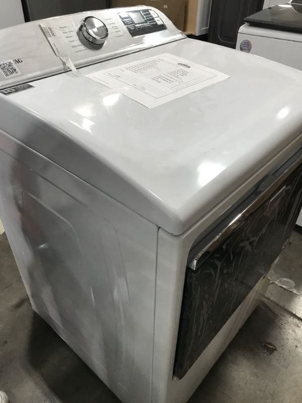 Photo 4 of Maytag Smart Capable 7.4-cu ft Hamper DoorSmart Gas Dryer (White)
