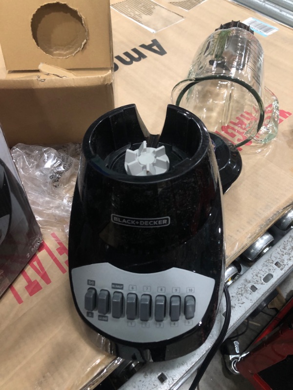 Photo 1 of * damaged * see all images * 
BLACK+DECKER Countertop Blender with 5-Cup Glass Jar, 10-Speed Settings, Black