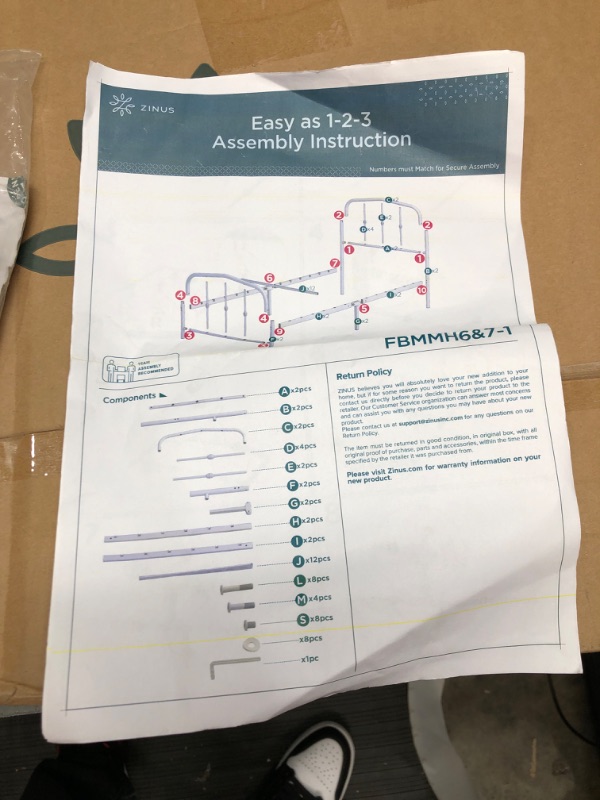 Photo 2 of ***NOT FUNCTIONAL - NONREFUNDABLE - FOR PARTS - SEE NOTES***
Zinus Heidi Metal Platform Bed Frame/Steel Mattress Foundation Twin White