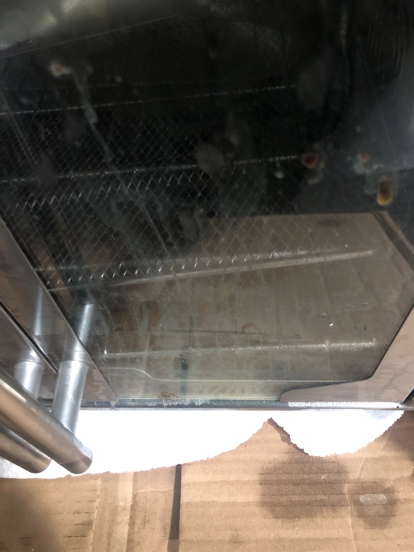 Photo 4 of * item very used * damaged * sold for parts only * 
Oster Air Fryer Oven, 10-in-1 Countertop Toaster Oven, XL Fits 2 16" Pizzas