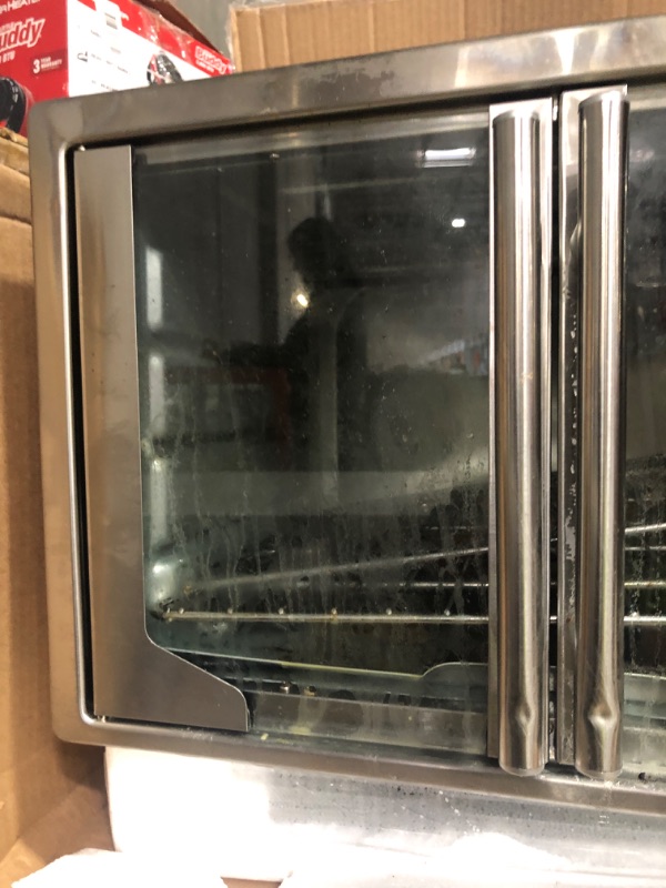 Photo 3 of * item very used * damaged * sold for parts only * 
Oster Air Fryer Oven, 10-in-1 Countertop Toaster Oven, XL Fits 2 16" Pizzas