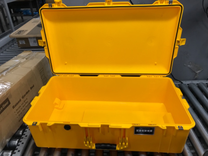 Photo 2 of Pelican Air 1615 Case No Foam - Yellow