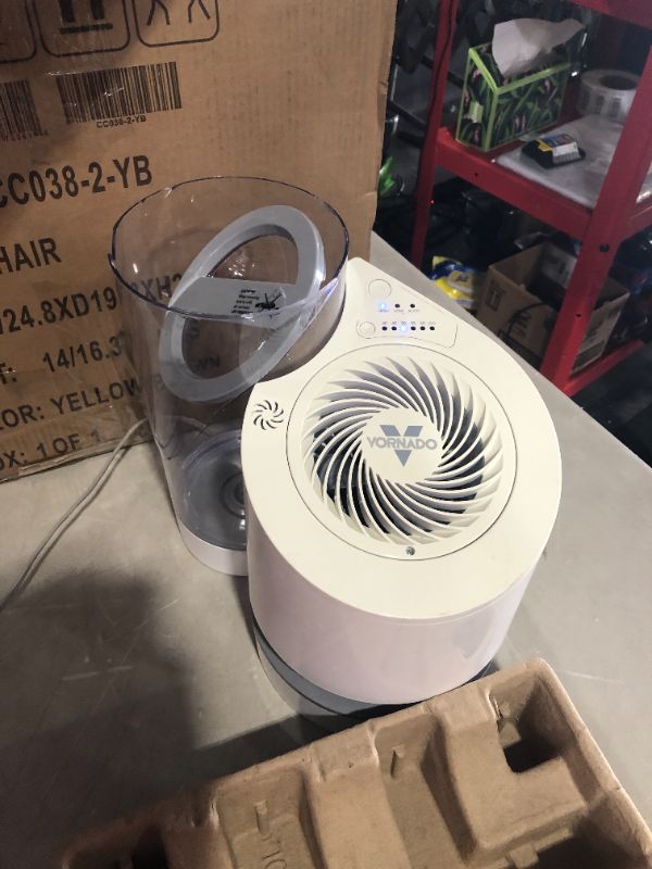 Photo 3 of ***POWERS ON - UNABLE TO TEST FURTHER***
Vornado EV100 Evaporative Whole Room Humidifier with SimpleTank, 1 Gallon Capacity, White