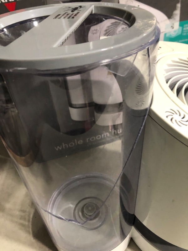 Photo 4 of ***POWERS ON - UNABLE TO TEST FURTHER***
Vornado EV100 Evaporative Whole Room Humidifier with SimpleTank, 1 Gallon Capacity, White