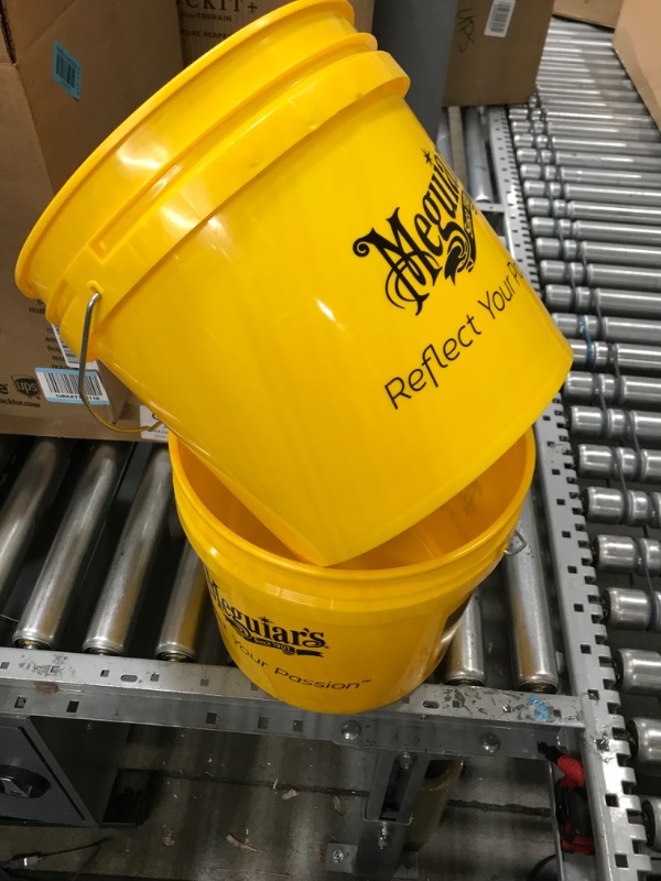 Photo 2 of 2 Meguiar's Yellow Bucket, Car Wash Bucket for Water and Suds - 3.5 Gallon