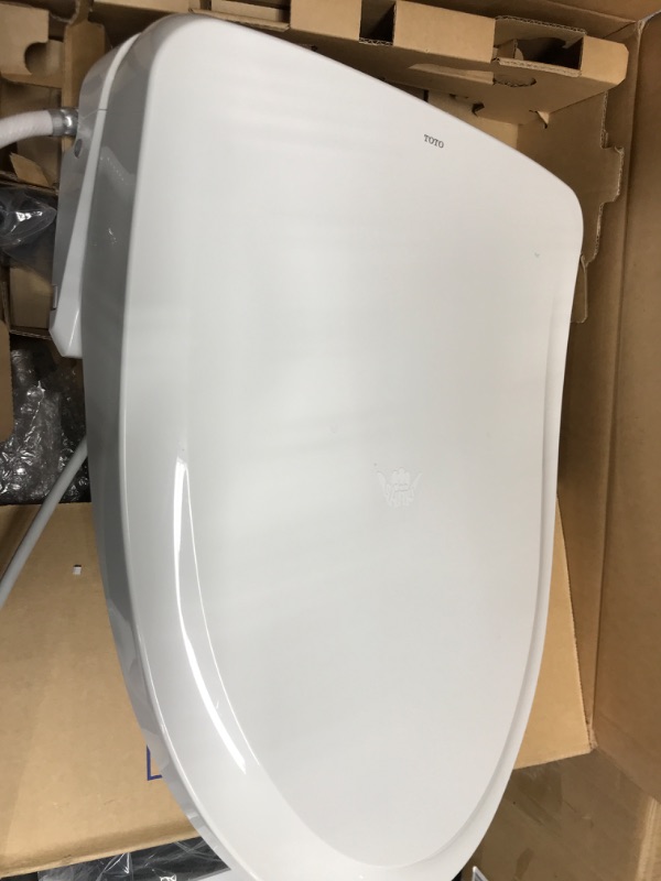 Photo 2 of **POWERS ON, UNABLE TO TEST**  S550e WASHLET Electric Bidet Seat for Elongated Toilet with Classic Lid and in Cotton White