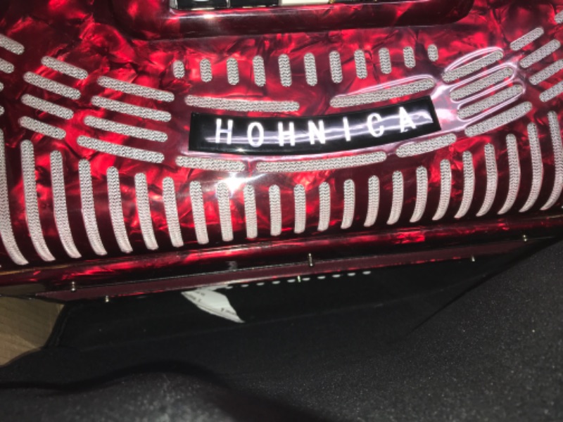 Photo 2 of HOHNER 1305-RED Hohnica 72 Bass 34-Key Entry Level Piano Accordion Range G to E