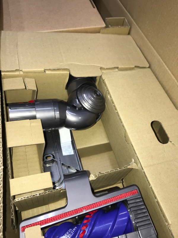 Photo 3 of Dyson V8 Cordless Vacuum - 400473-01