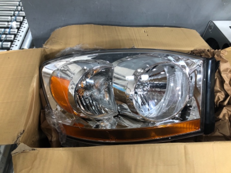 Photo 2 of *NOTES** 2006-2008 Dodge Ram 1500 - Passenger Side Headlight, With bulb(s), Halogen, Clear Lens
