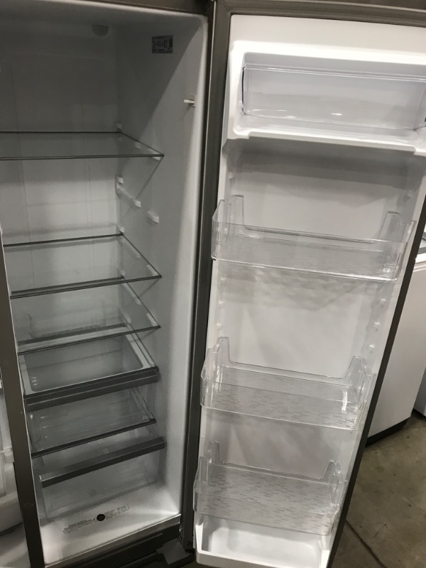 Photo 7 of Maytag 24.9-cu ft Side-by-Side Refrigerator (Fingerprint Resistant Stainless Steel)
