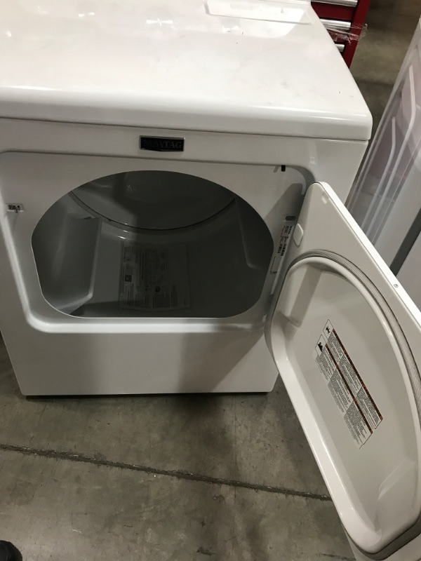 Photo 3 of Maytag 7-cu ft Electric Dryer (White)
