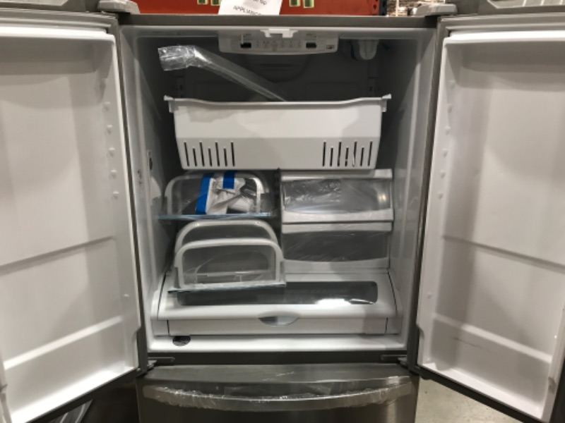 Photo 3 of Whirlpool 25.2-cu ft French Door Refrigerator with Ice Maker (Fingerprint Resistant Stainless Steel) ENERGY STAR
