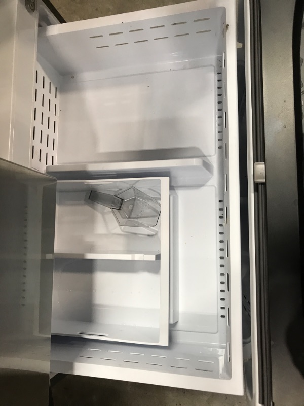 Photo 7 of Samsung Mega Capacity 31.5-cu ft Smart French Door Refrigerator with Dual Ice Maker (Fingerprint Resistant Stainless Steel) ENERGY STAR
