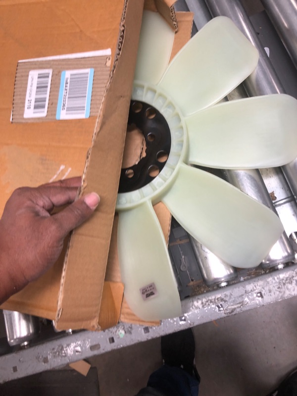 Photo 2 of Dorman 621-104 Engine Cooling Fan Blade Compatible with Select Cadillac / Chevrolet / GMC Models