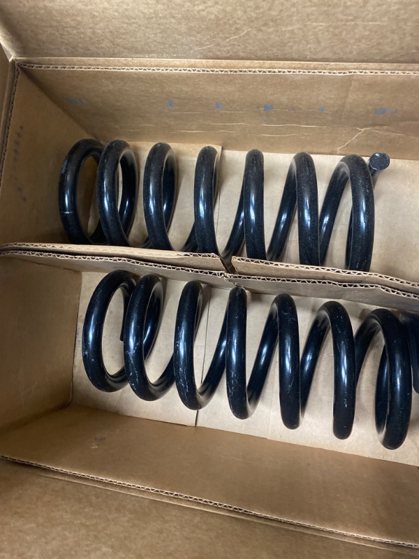 Photo 3 of MOOG 80098 Coil Spring Set