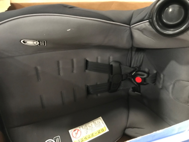 Photo 2 of Cosco Onlook 2-in-1 Convertible Car Seat, Rear-Facing 5-40 pounds and Forward-Facing 22-40 pounds and up to 43 inches, Black Arrows