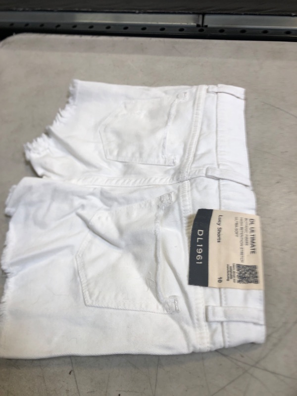 Photo 2 of JUNIOR SHORTS GIRLS WHITE SIZE 10