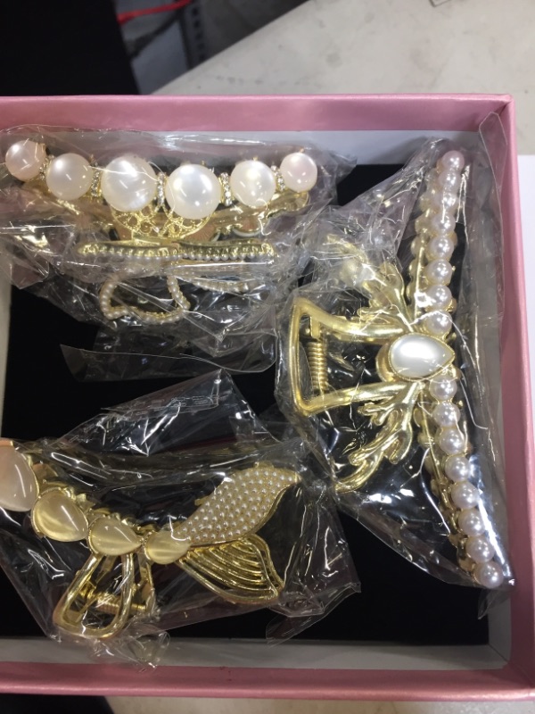 Photo 1 of  3Pcs Women's Hair Clips, Hair Claw Clips for Thick Hair, Butterfly Hair Clips, Pearl Hair Clips, Flower Hair Clips, Metal Hair Clips, Big Hair Claw Clips, Comes with Beautiful Gift Box (Flowers)