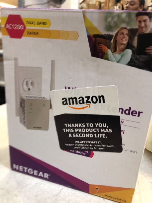 Photo 2 of 
NETGEAR Wi-Fi Range Extender