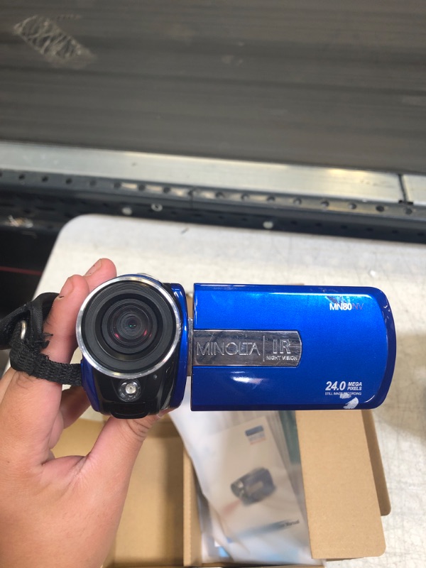 Photo 3 of Minolta MN80NV Full HD Night Vision Digital Camcorder (Blue)