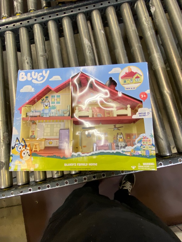 Photo 2 of Bluey Family Home Playset