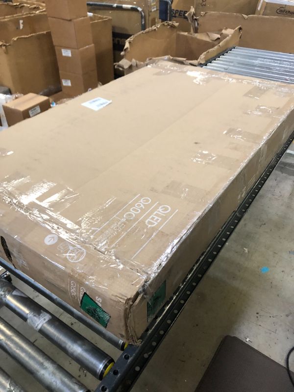 Photo 1 of SAMSUNG 55-Inch Class QLED 4K Q60C Series Quantum HDR, Dual LED, Object Tracking Sound Lite, Q-Symphony, Motion Xcelerator, Gaming Hub, Smart TV with Alexa Built-in (QN55Q60C, 2023 Model) 55-Inch TV Only