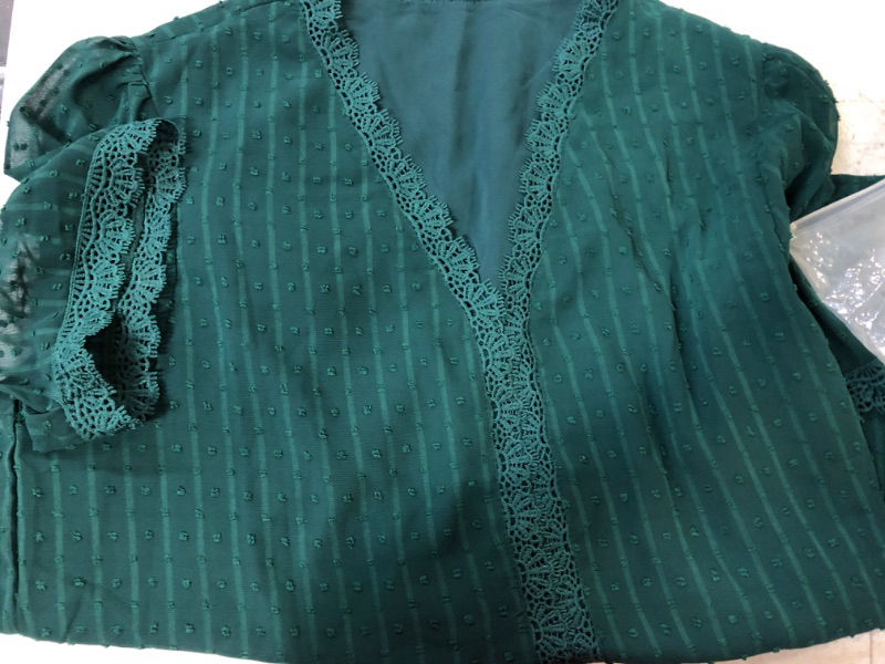 Photo 2 of Zeagoo Women's Summer V Neck Guipure Lace Cap Sleeve Tank Tops Short Shirt Blouse 2X Large 
