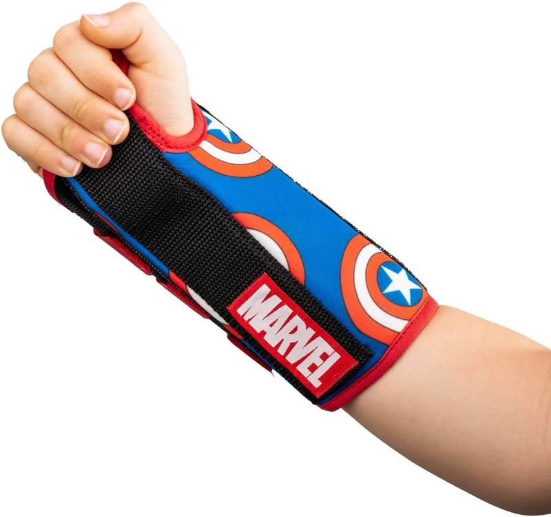 Photo 1 of COMFORT WRIST BRACE YOUTH RIGHT HAND