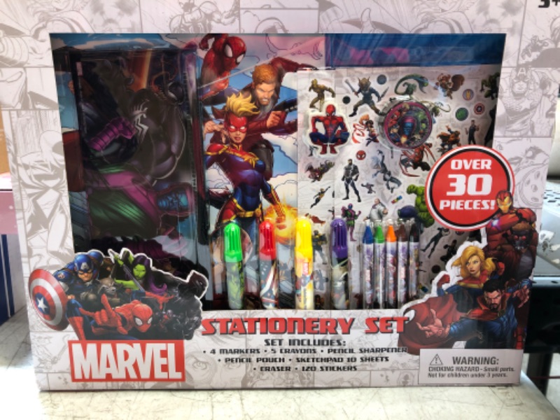 Photo 1 of MARVEL AVENGERS COLORING SET 