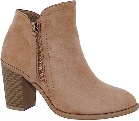 Photo 1 of Size 11 -- Amazon Essentials Women's Western Ankle Boots
