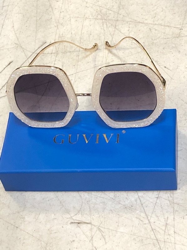 Photo 1 of GUVIVI OUVERSIZED SUNGLASSES WITH DIAMOND GV7216