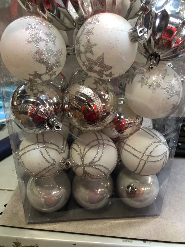 Photo 1 of 30PCS 60MM/2.36IN Christmas Tree Ornaments Assorted Pendant Shatterproof Ball Ornament Set Seasonal Decorations with Reusable Hand-Help Gift Boxes Ideal for Xmas, Holiday and Party (White/Sliver)