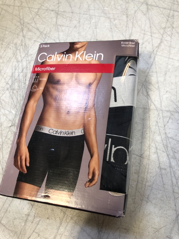 Photo 1 of Calvin Klein Men`s Microfiber Boxer Briefs Pack of 3 size M
