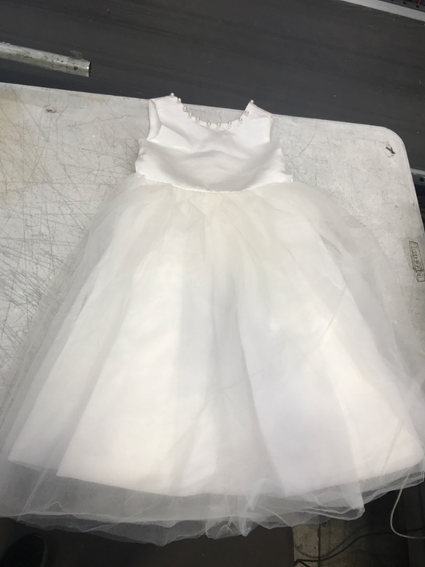 Photo 1 of GIRLS DRESS
POSSIBLY SIZE 4-6 Y OLD (MINOR STAIN)