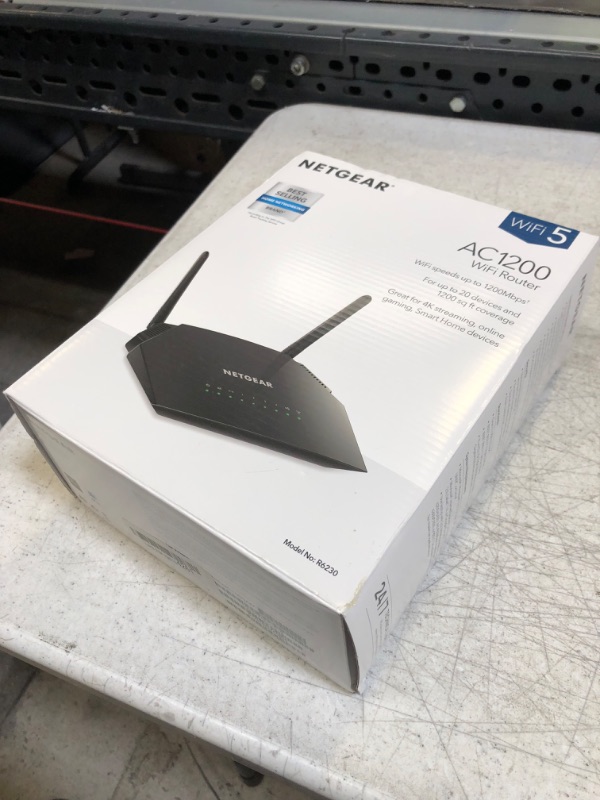 Photo 4 of NETGEAR WiFi Router (R6230) - AC1200 Dual Band Wireless Speed (up to 1200 Mbps) | Up to 1200 sq ft Coverage & 20 Devices | 4 x 1G Ethernet and 1 x 2.0 USB ports