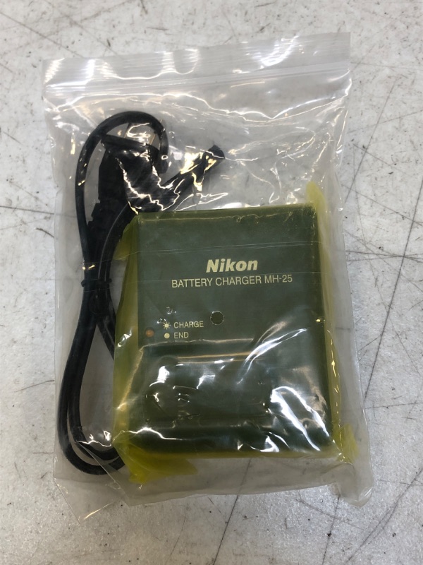 Photo 2 of Nikon MH-25 Quick Charger For Nikon EN-EL15 MH25 for D7000 Camera
