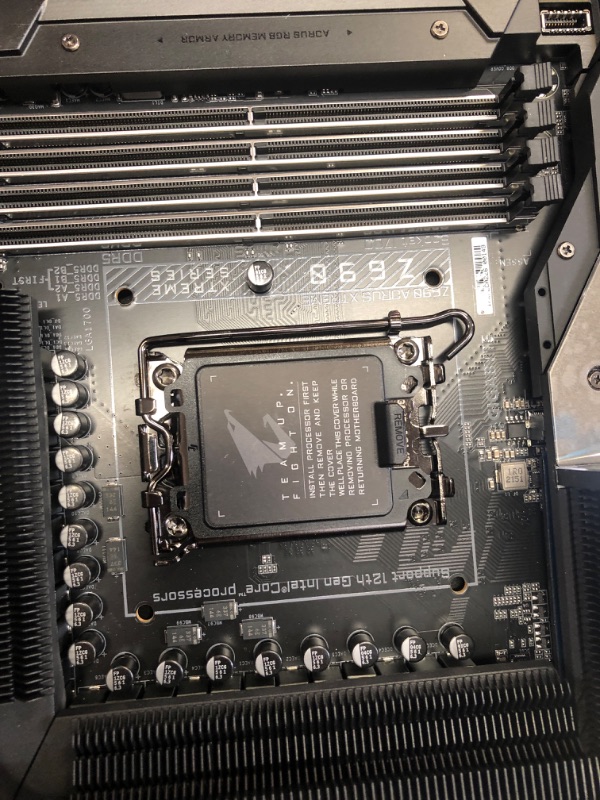 Photo 3 of GIGABYTE Z690 AORUS Xtreme (LGA 1700/ Intel Z690/ EATX/ DDR5/ Quad M.2/ PCIe 5.0/ USB 3.2 Gen2X2 Type-C/Intel WiFi 6E DDR5 