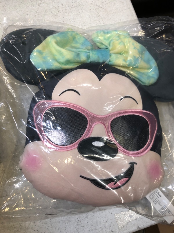 Photo 2 of Disney Street Beach 13.5-Inch Character Head Plush Minnie Mouse, Officially Licensed Kids Toys for Ages 2 Up, Gifts and Presents, Amazon Exclusive