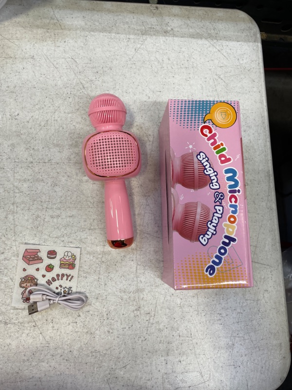 Photo 1 of CHILD PORTABLE AND MULTIFUNCTION MICROPHONE 