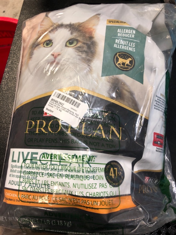 Photo 2 of Purina Pro Plan Allergen Reducing, High Protein Cat Food, LIVECLEAR Chicken and Rice Formula - 7 lb. Bag Chicken & Rice 7 Pound (Pack of 1)