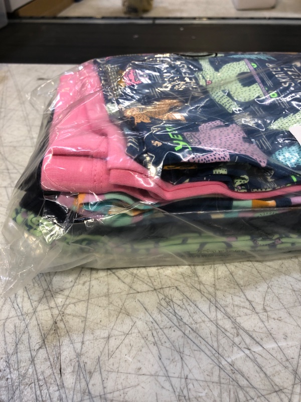 Photo 3 of Amazon Essentials Girls and Toddlers' Cropped Capri Leggings (Previously Spotted Zebra), Multipacks 5 Camo/Monster Large