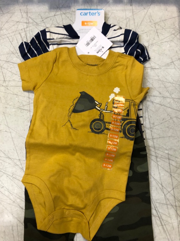 Photo 1 of Carters 4 Piece Set Boys 9-12 months