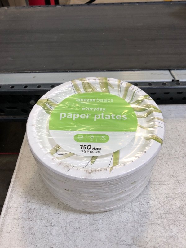 Photo 1 of Amazon Basics Everyday Paper Plates, 10 Inch, Disposable, 150 Count