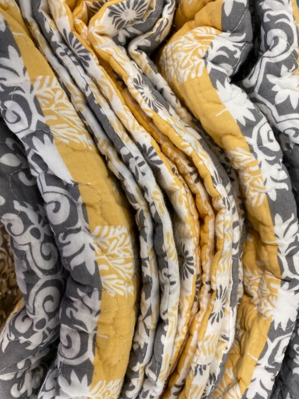 Photo 2 of Miscellaneous Bed Sheet - Queen Size Yellow Grey Floral Pattern Bed Sheet