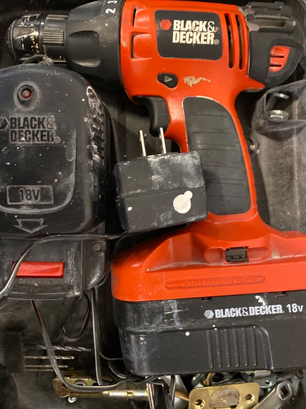 Photo 2 of BLACK+DECKER 18V MAX* POWERCONNECT Cordless Drill/Driver Home Project Kit With Box / Case-ITEM IS USED 

