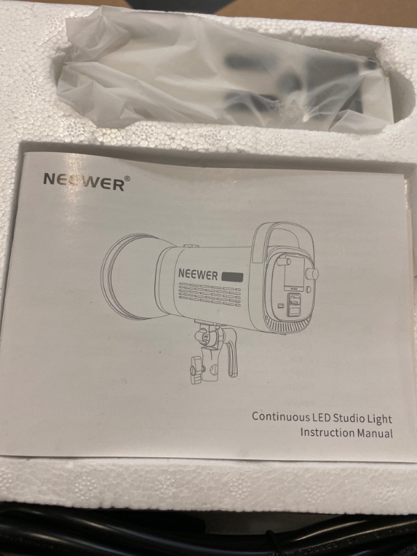 Photo 3 of NEEWER CB150 150W LED Video Light, 5600K Daylight COB Continuous Output Lighting with Bowens Mount/2.4G Remote 13000lux/1m CRI/TLCI97+ for Video Recording Stuido Outdoor Photography Shooting
