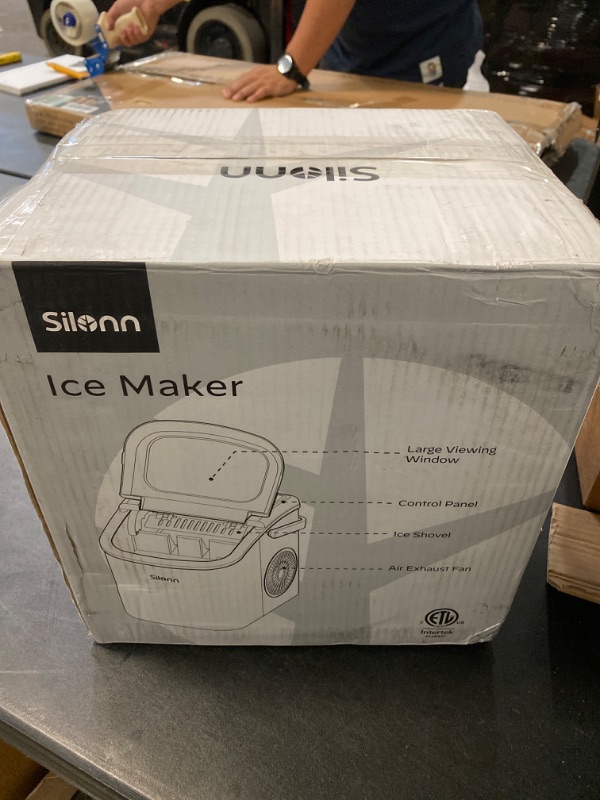 Photo 3 of Silonn Ice Makers Countertop, 9 Cubes Ready in 6 Mins, 26lbs in 24Hrs, Self-Cleaning Ice Machine with Ice Scoop and Basket, 2 Sizes of Bullet Ice for Home Kitchen Office Bar Party
 NEW
